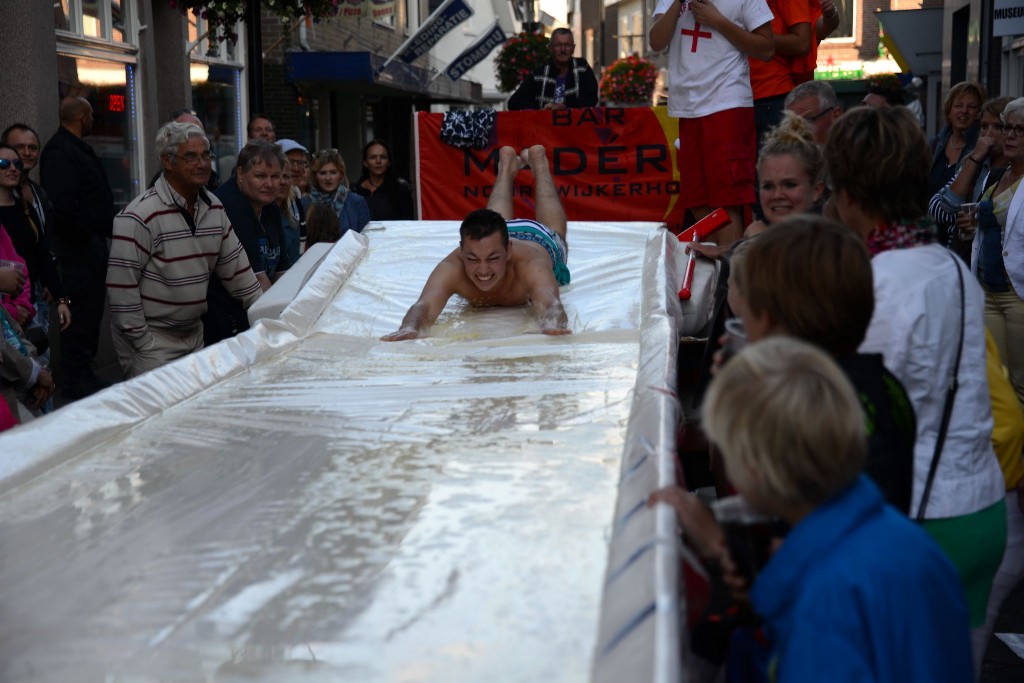 ../Images/Donderdag kermis 250.jpg